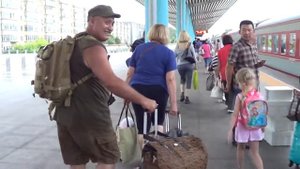 Янцзы. посадка на поезд в Байдахэ. 2015 год