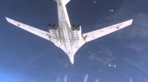 Пуски крылатых ракет по объектам террористов в Сирии с борта Ту-160