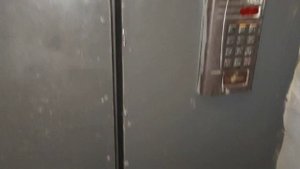 Домофон на выходе из подъезда! | Подъезд-ловушка.