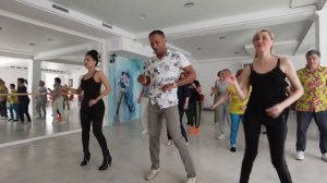 Открытый урок по кубинским танцам в клубе Равновесие