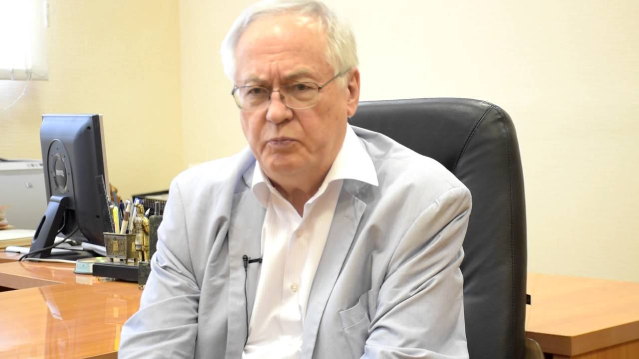 Директор института академик. Академик Нигматулин.
