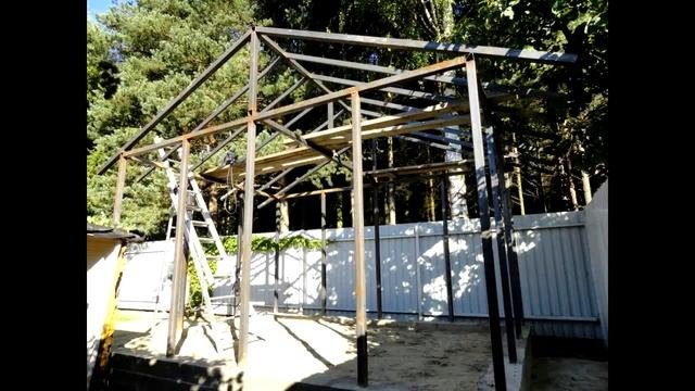 Строительство сарая.