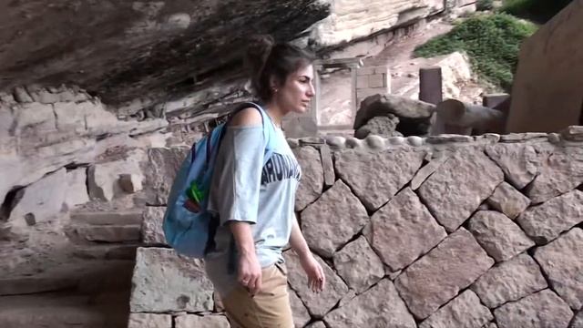 у водопада и пещеры водяного занавеса смотреть онлайн