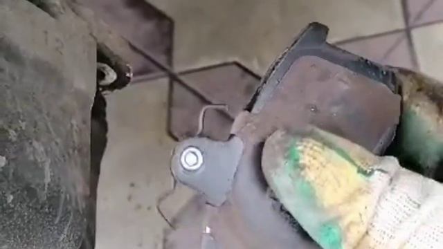 Самостоятельная замена передник колодок на Лада Гранта без ABS в домашних условиях смотреть онлайн