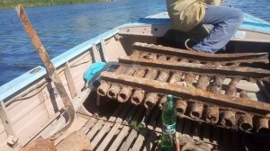 ВЫВЕЗЛИ 1000 КГ МЕТАЛЛА НА ЛОДКЕ С БЕРЕГА РЕКИ