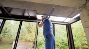 Остекление балкона с выносом по подоконнику