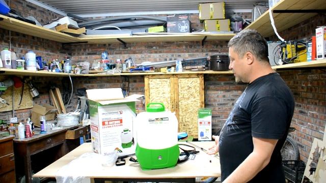 Электрический опрыскиватель Усадьба ESL 16L  Кислотный аккумулятор