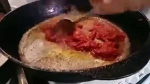 Пассерование томатной пасты