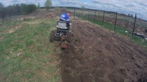 Пахота самодельным минитрактором 5