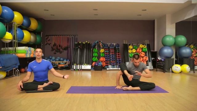 Аштавакрасана. Поза восьми дуг (углов). смотреть онлайн