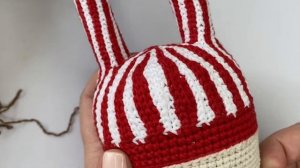 Как вышить брови и рот вязаной игрушке амигуруми