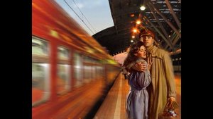 "Она сидела у окна, а он вошел в ее вагон.."