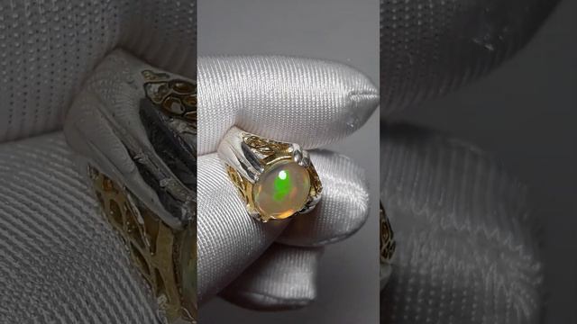 Серебряное кольцо с радужным опалом АРЛЕКИН