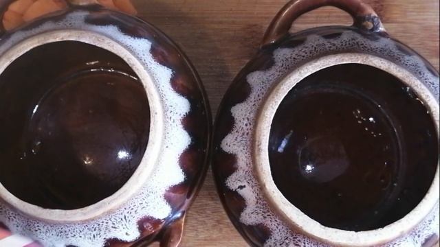 Жаркое с курицей со сливками. Сочная мясо в горшочках.