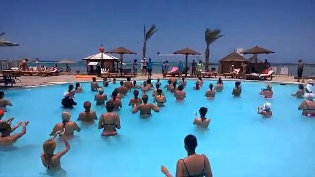 Хургада-2014, зарядка в бассейне смотреть онлайн