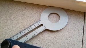 Маркер-шаблон для отверстий в плитке