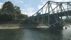 Вечный зов добра и света, Вечный зов родной земли…"