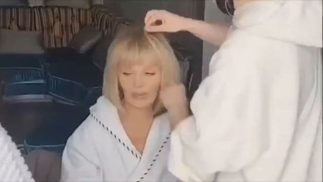 Первые секунды — шок ?. Валерия показала, как выглядит без макияжа. смотреть онлайн