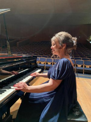 ELGAR-Salut d'Amour.mp4
исп. Наталия Ольховская