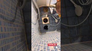 Чищу душевой трап и трубы