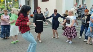 23.07.23г..."ДЕВОЧКА МОЯ"... звучит на танцполе в Гомельском парке...