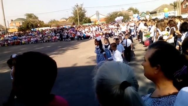 В первый класс Линейка Переезд в Краснодар Ст. Елизаветинская смотреть онлайн