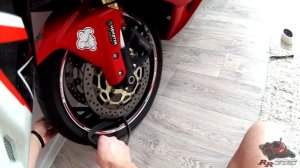 Как занести мотоцикл домой (home video)