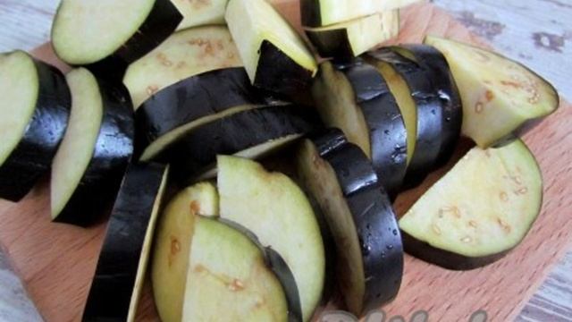 Свинина с овощами в горшочках