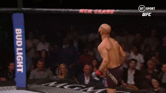 КТО ВЕЛИЧАЙШИЙ БОЕЦ В ИСТОРИИ UFC? ОБСУЖДЕНИЕ С ДЭНОМ ХАРДИ смотреть онлайн