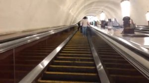 Станция метро Алексеевская. Выход в город.