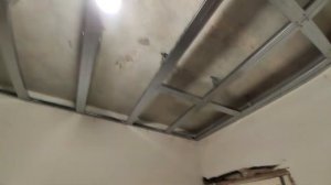 Как самому собрать подвесной потолок из пвх панелей на кухне. Полная версия. Ремонт в хрущевке.