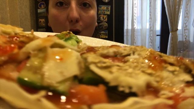 МУКБАНГ ГОТОВИМ И КУШАЕМ ВМЕСТЕ/ ОВСЯНОБЛИН С ЛОСОСЕМ/ COOKING AND EATING WITH ME смотреть онлайн