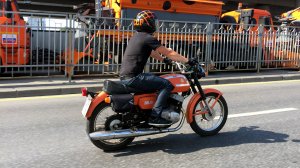 На Чезет 350 по Москве. Редкий CZ 350 472.3