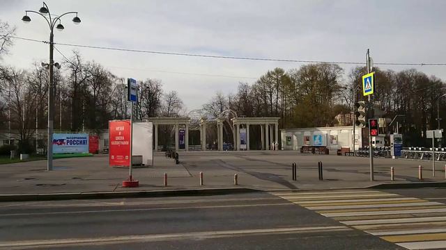 13. В магазин пешком без пропуска. Законно. Хроника московского карантина. смотреть онлайн