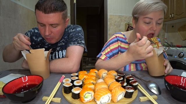 Мукбанг ПИР ЖИВОТА, ОБЪЕДЕНЬЕ! Заказали БЕЗУМНО вкусные роллы и суши на ужин! Удон и мисо суп