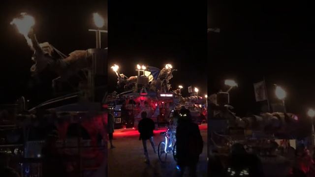 Burning Man Арткары, Монстры с фестиваля