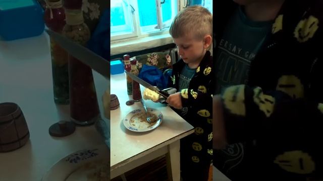 Чесночное сливочное масло - такое готовят в ресторанах.