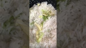 Тушеная капуста молодая и кислая с куриным мясом это супер ? а