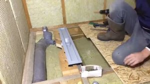 Установка трапа  Alcaplast в деревянное основание каркасного дома