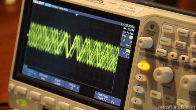 Aligning an Amiga Floppy Drive Using an Oscilloscope смотреть онлайн