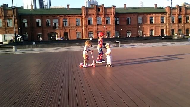 Покатушки на роликах 2 (Oxelo Play 3) смотреть онлайн