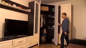 Стенка в гостиной с большим угловым шкафом. Щелково, ЖК Богородский