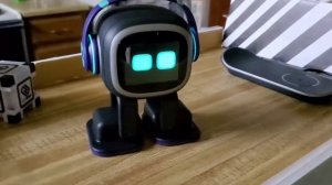 Emo Robot, Vector, Cozmo Comparison. Which Is Best?