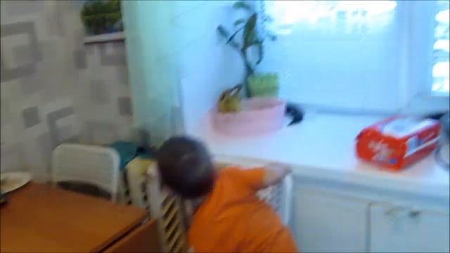 ВЛОГ:завтрак,уборка на кухне,моем холодильник. смотреть онлайн