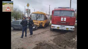 Школьный автобус с детьми попал в ДТП с пожарной машиной в Павлодаре. 9 пострадавших.