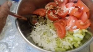 салат ,сырая икра из баклажанов  , бабушкин рецепт .