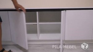 Огромный современный комод.