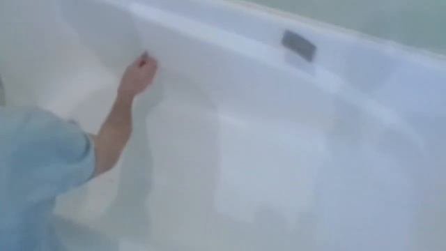 Чистка эмалированной ванны