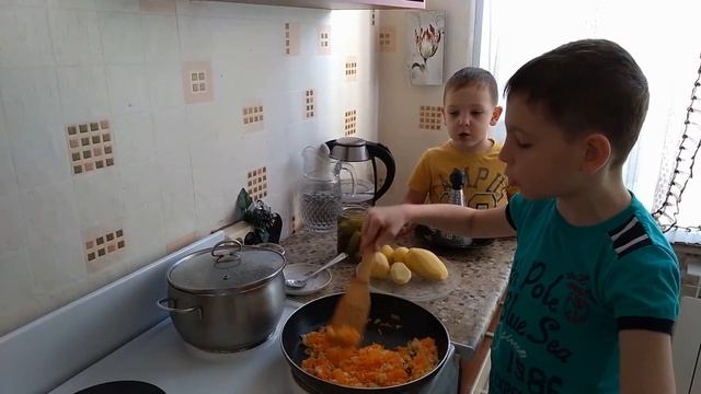 КАК ВКУСНО ПРИГОТОВИТЬ РАССОЛЬНИК смотреть онлайн