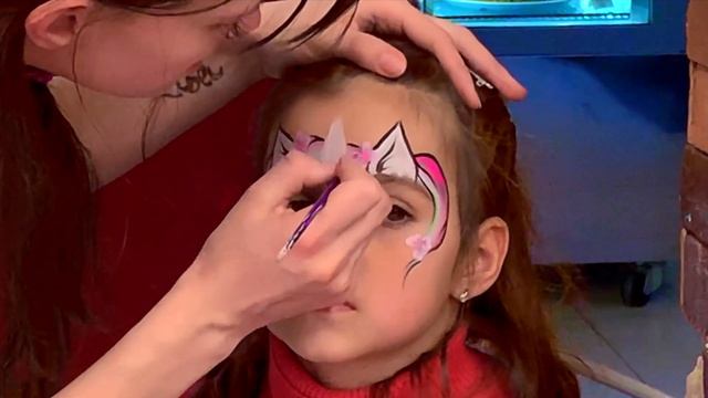 Аквагрим маска для лица Единорог у Баунти Вика смотреть онлайн